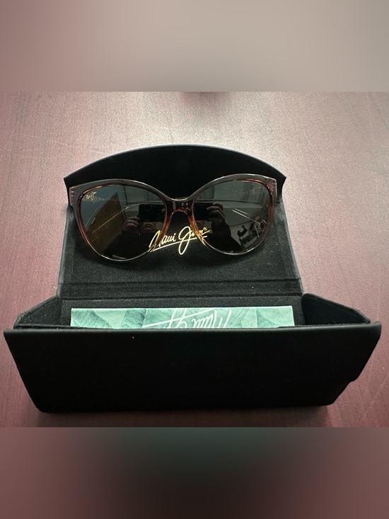Maui Jim \'Olu \'Olu cat eye polarized sunglasses main image 6